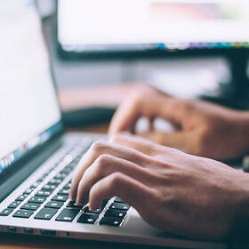 computer-2-unsplash_280x280_crop_478b24840a